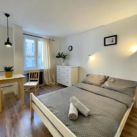 Niron Ludowa 아파트 *